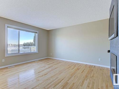 8624 175 Avenue, Edmonton, AB - Indoor Photo Showing Other Room