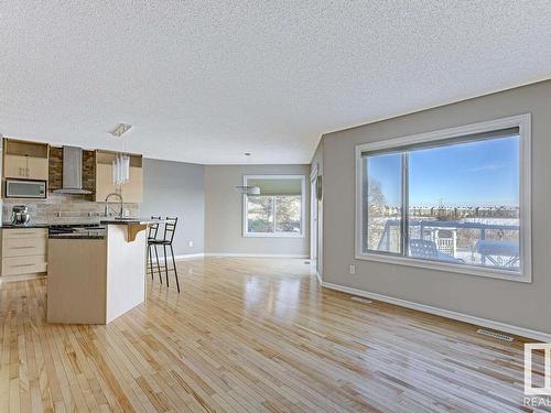 8624 175 Avenue, Edmonton, AB - Indoor Photo Showing Kitchen