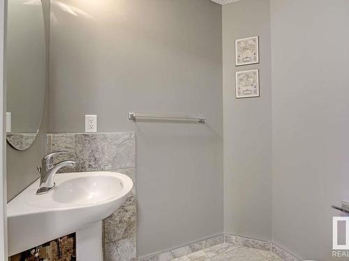 8624 175 Avenue, Edmonton, AB - Indoor Photo Showing Bathroom