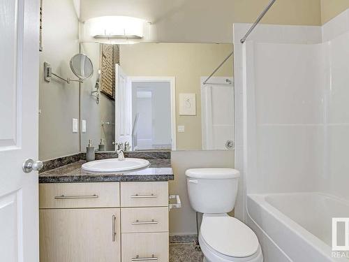 8624 175 Avenue, Edmonton, AB - Indoor Photo Showing Bathroom