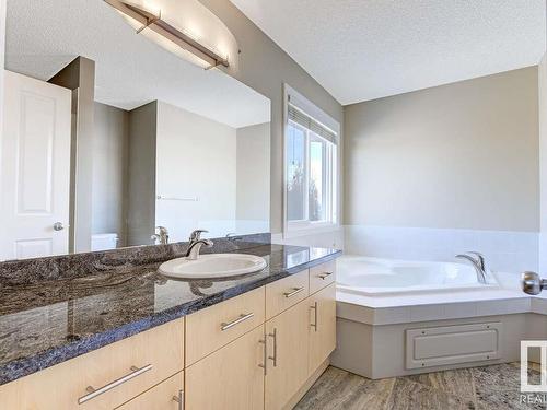 8624 175 Avenue, Edmonton, AB - Indoor Photo Showing Bathroom