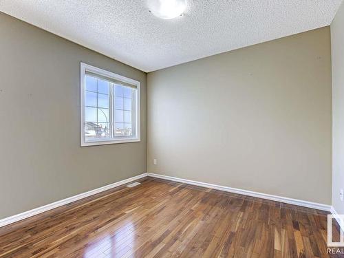 8624 175 Avenue, Edmonton, AB - Indoor Photo Showing Other Room