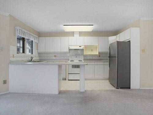 112 17151 94A Avenue, Edmonton, AB - Indoor Photo Showing Kitchen