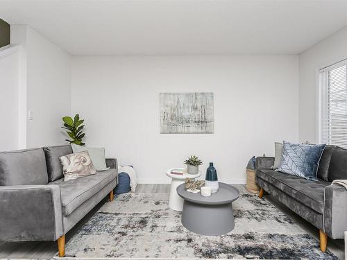 16421 134 Street, Edmonton, AB - Indoor Photo Showing Living Room