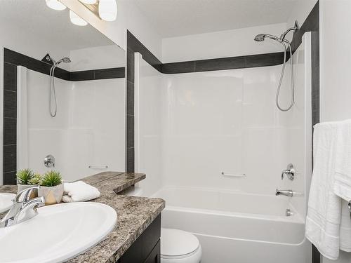 16421 134 Street, Edmonton, AB - Indoor Photo Showing Bathroom