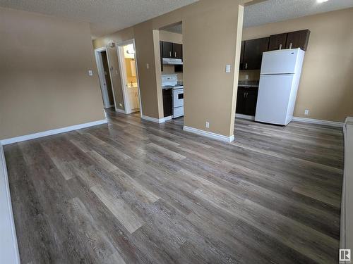 5014 52 Avenue, Glendon, AB - Indoor Photo Showing Kitchen