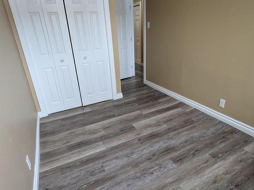 5014 52 Avenue, Glendon, AB - Indoor Photo Showing Other Room