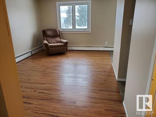 5014 52 Avenue, Glendon, AB - Indoor Photo Showing Other Room
