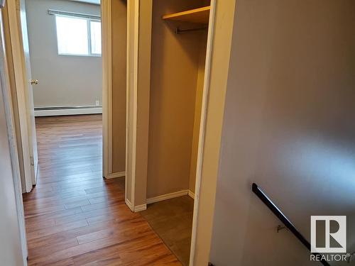 5014 52 Avenue, Glendon, AB - Indoor Photo Showing Other Room