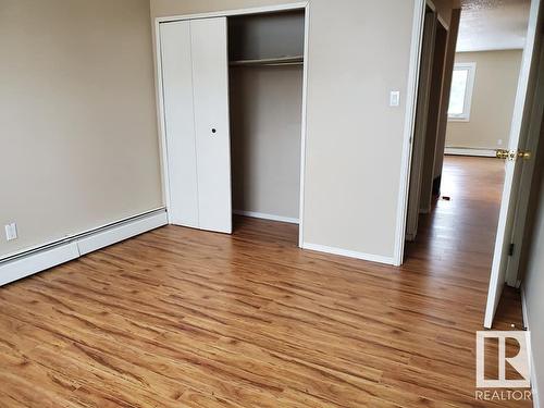 5014 52 Avenue, Glendon, AB - Indoor Photo Showing Other Room