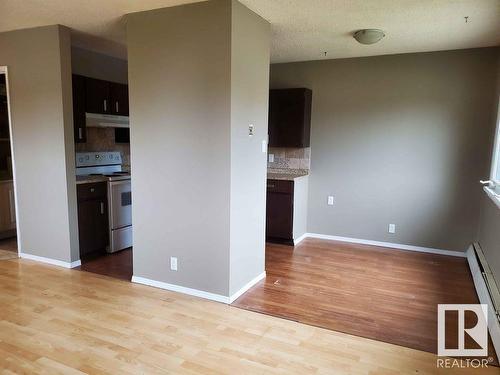 5014 52 Avenue, Glendon, AB - Indoor