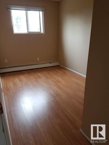 5014 52 Avenue, Glendon, AB - Indoor Photo Showing Other Room