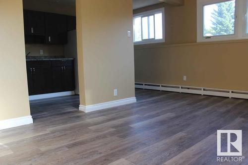 5014 52 Avenue, Glendon, AB - Indoor Photo Showing Other Room