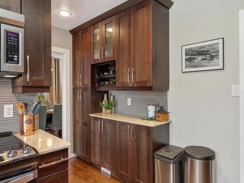 10107 82 Street Nw, Edmonton, AB - Indoor Photo Showing Kitchen