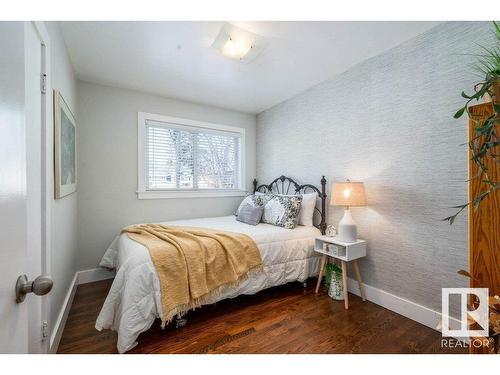 10107 82 Street Nw, Edmonton, AB - Indoor Photo Showing Bedroom