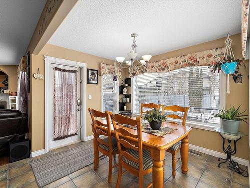 356 Calderon Crescent, Edmonton, AB - Indoor Photo Showing Dining Room