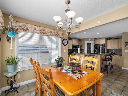 356 Calderon Crescent, Edmonton, AB - Indoor Photo Showing Dining Room