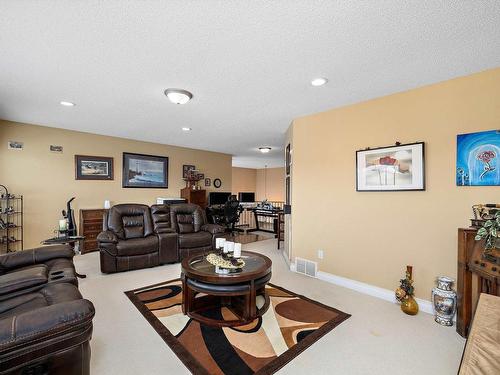 356 Calderon Crescent, Edmonton, AB - Indoor Photo Showing Living Room