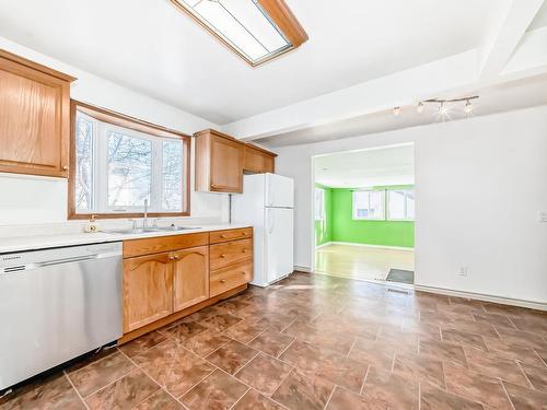 12241 95 Street, Edmonton, AB - Indoor Photo Showing Kitchen