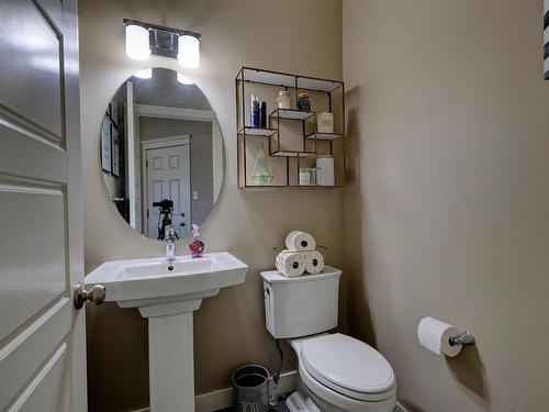 17095 38 Street, Edmonton, AB - Indoor Photo Showing Bathroom