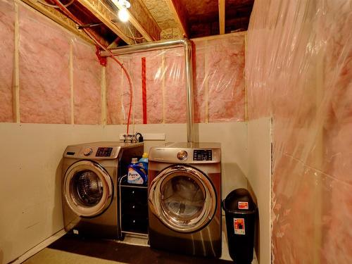 17095 38 Street, Edmonton, AB - Indoor Photo Showing Laundry Room