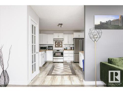 4676 16A Avenue, Edmonton, AB - Indoor Photo Showing Kitchen