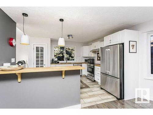 4676 16A Avenue, Edmonton, AB - Indoor Photo Showing Kitchen