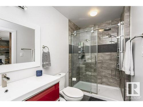 4676 16A Avenue, Edmonton, AB - Indoor Photo Showing Bathroom