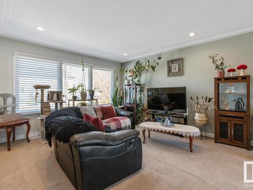 10441 79 Street, Edmonton, AB - Indoor Photo Showing Living Room