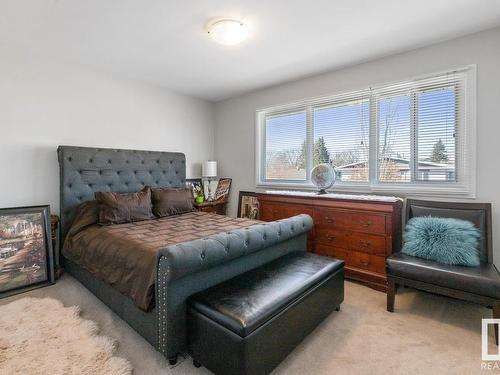 10441 79 Street, Edmonton, AB - Indoor Photo Showing Bedroom