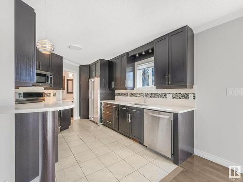 1 17839 99 Street, Edmonton, AB - Indoor Photo Showing Kitchen