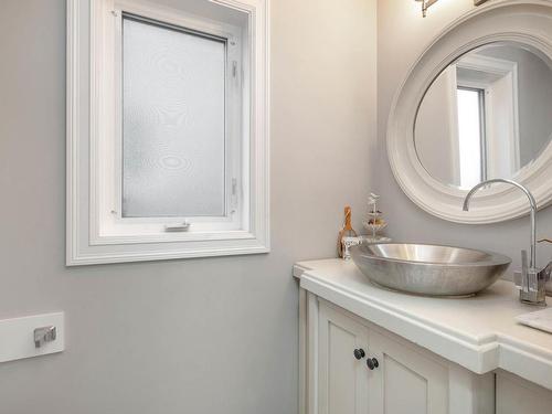 17911 110A Street, Edmonton, AB - Indoor Photo Showing Bathroom