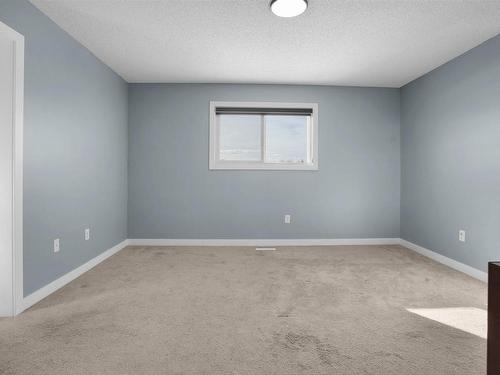 3315 11 Avenue, Edmonton, AB - Indoor Photo Showing Other Room