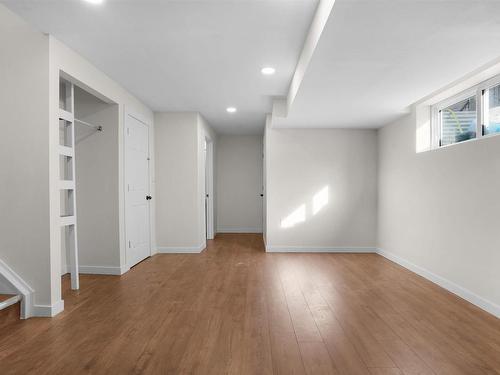 3315 11 Avenue, Edmonton, AB - Indoor Photo Showing Other Room