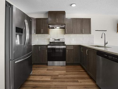 3315 11 Avenue, Edmonton, AB - Indoor Photo Showing Kitchen