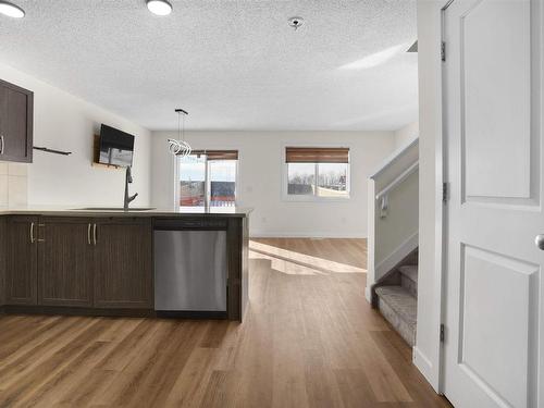 3315 11 Avenue, Edmonton, AB - Indoor Photo Showing Kitchen