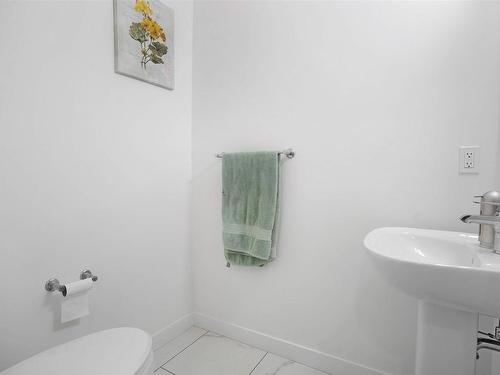 1 4020 21 Street, Edmonton, AB - Indoor Photo Showing Bathroom