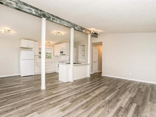 13412 94 Street, Edmonton, AB - Indoor Photo Showing Kitchen