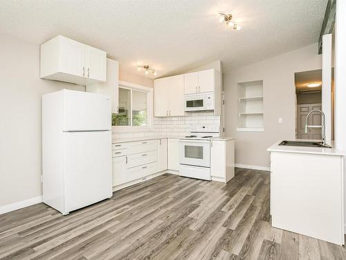 13412 94 Street, Edmonton, AB - Indoor Photo Showing Kitchen