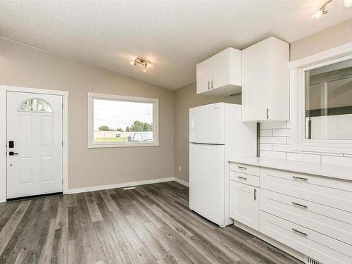 13412 94 Street, Edmonton, AB - Indoor Photo Showing Kitchen