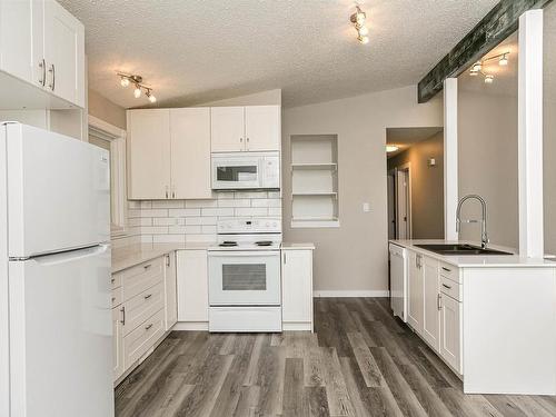 13412 94 Street, Edmonton, AB - Indoor Photo Showing Kitchen