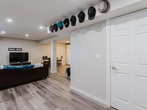 13412 94 Street, Edmonton, AB - Indoor