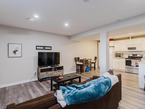 13412 94 Street, Edmonton, AB - Indoor Photo Showing Living Room