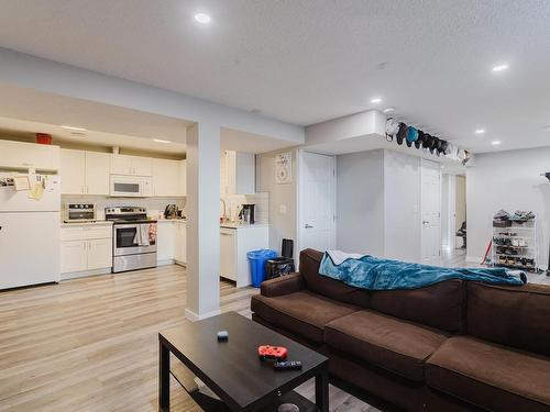 13412 94 Street, Edmonton, AB - Indoor