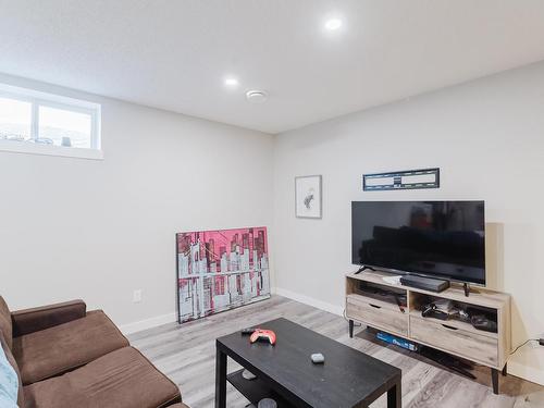 13412 94 Street, Edmonton, AB - Indoor Photo Showing Living Room