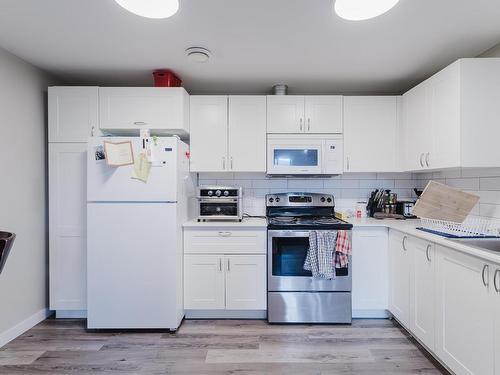 13412 94 Street, Edmonton, AB - Indoor Photo Showing Kitchen