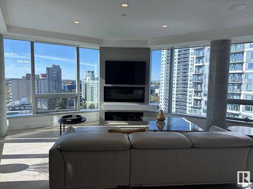 1403 11969 Jasper Avenue, Edmonton, AB - Indoor Photo Showing Living Room