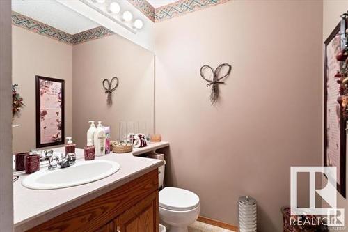 11415 9 Avenue, Edmonton, AB - Indoor Photo Showing Bathroom