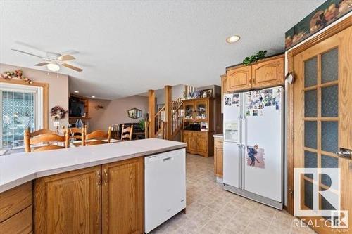 11415 9 Avenue, Edmonton, AB - Indoor Photo Showing Kitchen