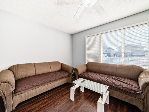 3320 20 Street, Edmonton, AB - Indoor Photo Showing Living Room